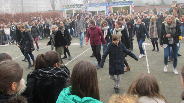SJB danst voor het goede doel
